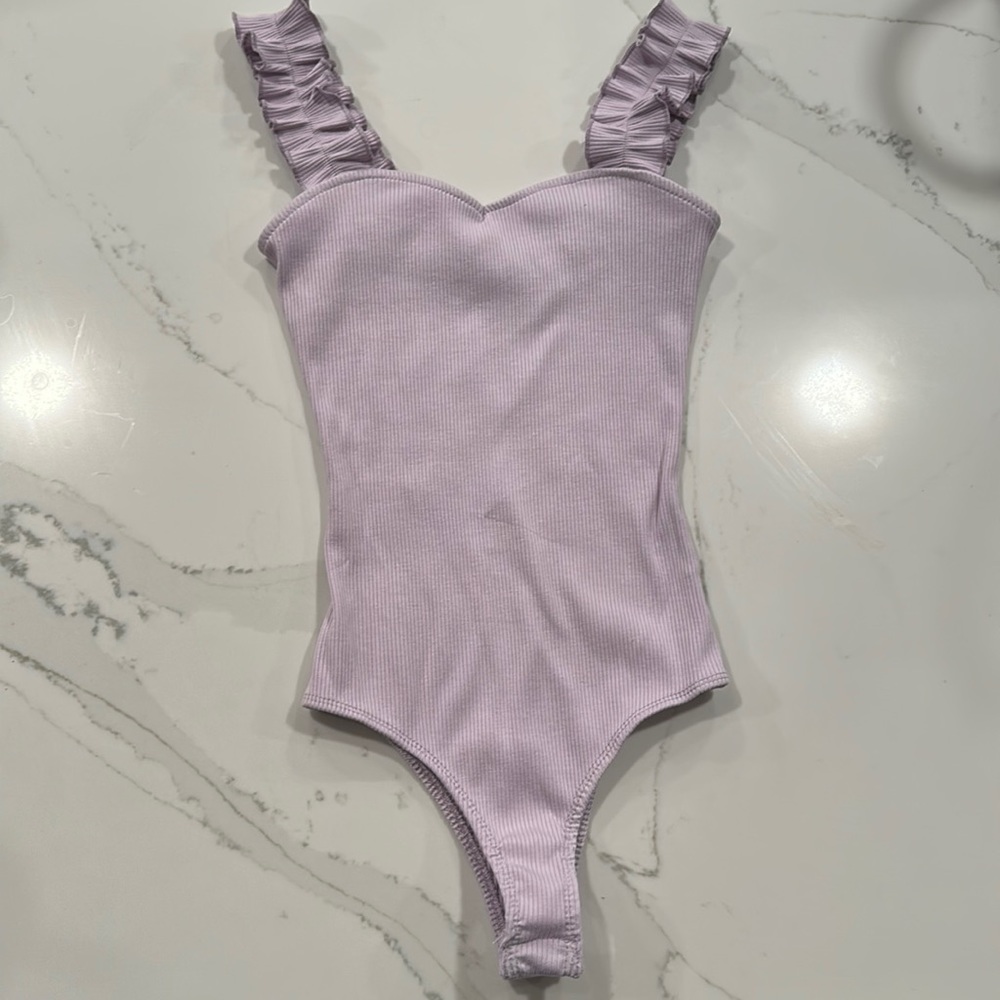 Blue Rain x Francesca’s sweetheart neck rubbed lavender bodysuit size XS